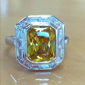 💍Stunning Yellow Sparkler💍